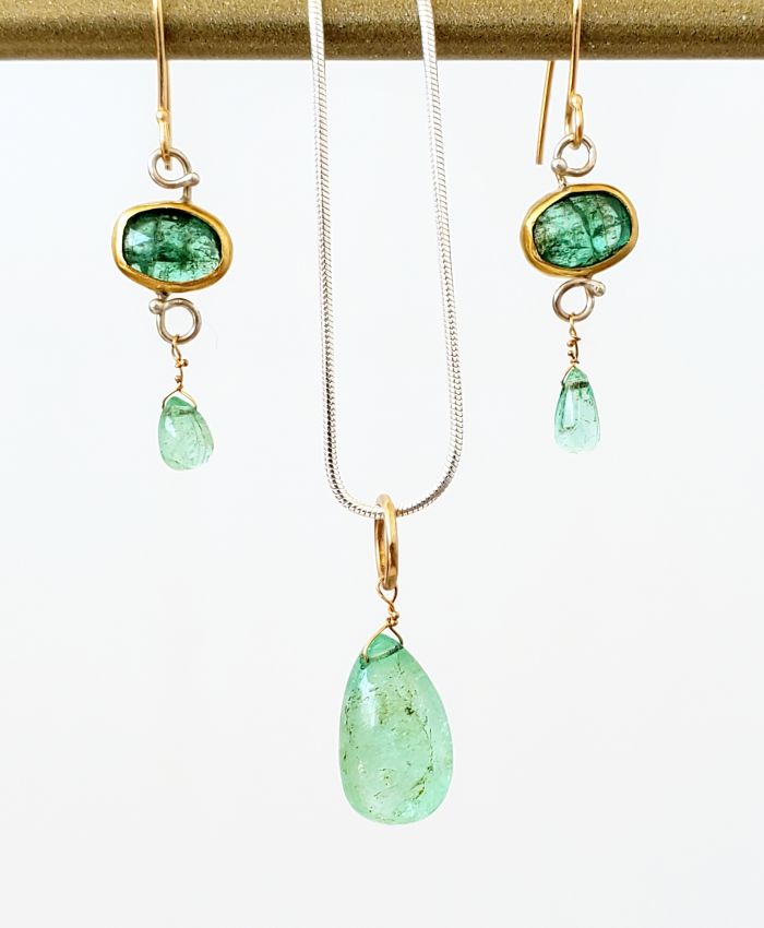 Rose Cut Emerald Drop Earrings - Image 6