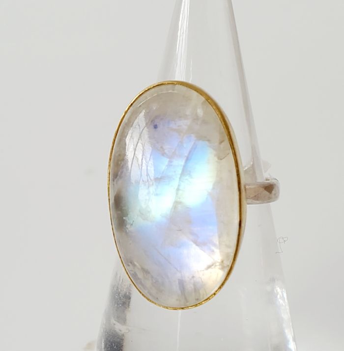 Oval Rainbow Moonstone Cabochon Ring - Image 2