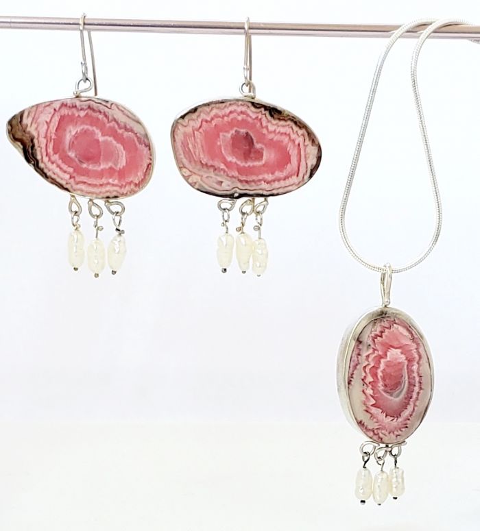 Rhodochrosite Pendant with Freshwater Pearls - Image 7